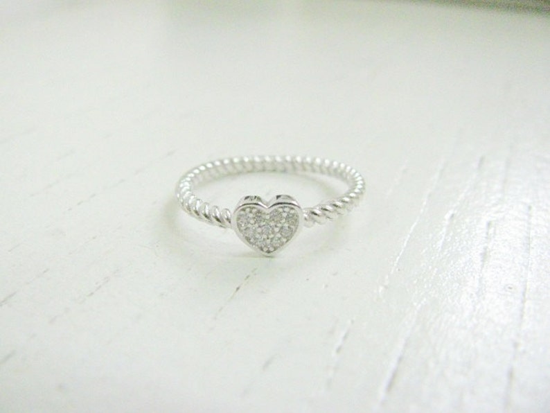 Mother Day Silver Ring, CZ Heart Band Ring, Rope ring with Heart in sterling silver 925, Silver Promise ring, Friendship ring image 3