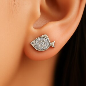 Orecchini in argento sterling con cristalli, orecchini a bottone con zirconi cubici a forma di pesce, gioielli con animali marini, gioielli per gli amanti del mare