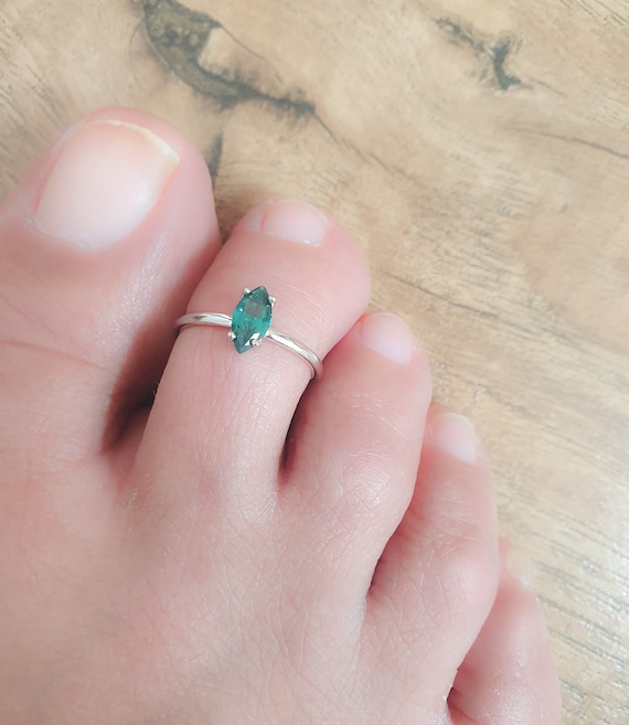 Fashion Green Meenakari Pink Sentetik Stone Toe Ring Jewellery - Gem O  Sparkle