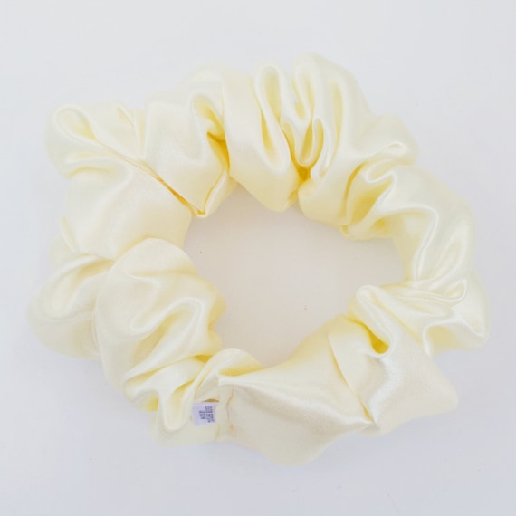 SATIN SCRUNCHIE PALE YELLOW SATIN SCRUNCHIE PALE YELLOW