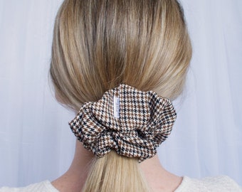 Houndstooth hair scrunchie, WIDE ELASTIC, regular size, teenager hair accessories women gift ideas