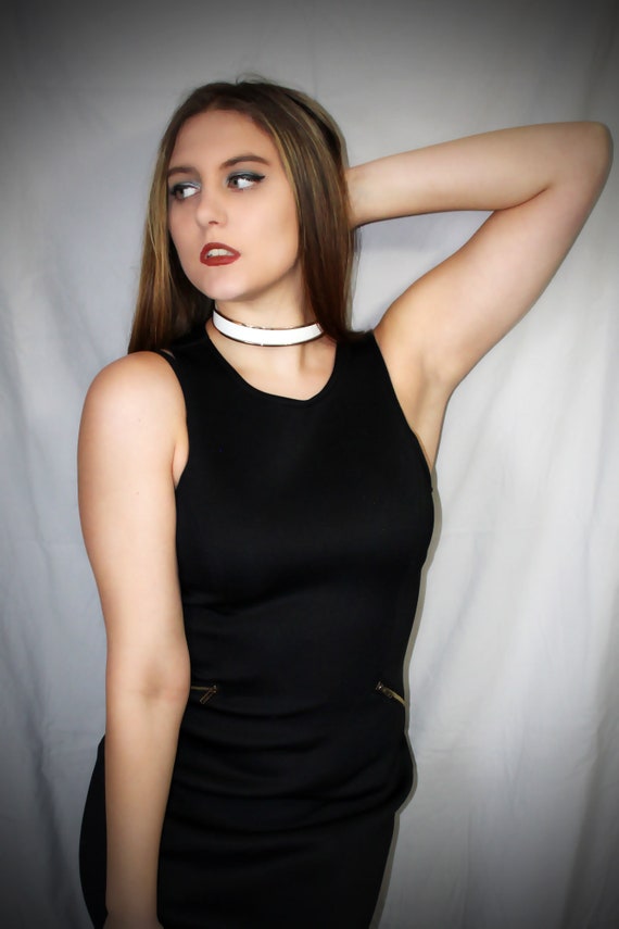 Vintage White Leather and Gold Choker - image 3