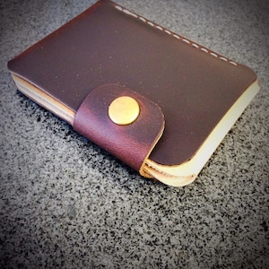 Cartera minimalista de cuero - Cartera vertical Snap - Cartera para hombres - Titular de tarjeta - Cartera para tarjeta - Cartera para mujer - HORWEEN Leather