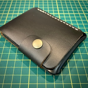 Cartera minimalista de cuero - Cartera vertical Snap - Cartera para hombres - Titular de tarjeta - Cartera para tarjeta - Cartera para mujer - HORWEEN Leather