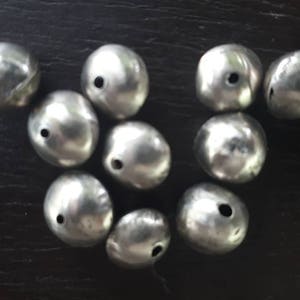 10 perline africane in metallo a forma di piattino, color argento, (11-12 mm di diametro), senza nichel