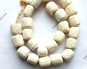 25 carved cow bone beads from Kenya, 25-26 mm., shipping from Spain