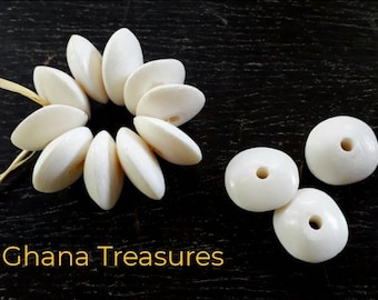 10 Kenya cow bone saucer beads (18-19 mm.diam x 6-9 mm.), African Trade, ivory color