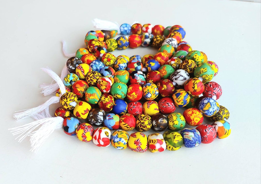 22 Fused Glass Beads, 10 Inches Strand 1314 Mm.diam. X 1213 Mm., Mix