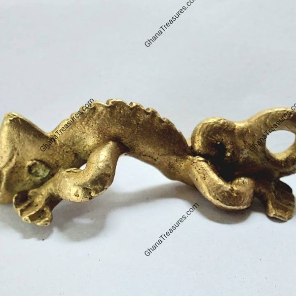 African small chameleon, "lost wax" brass pendant, 37-40 x 15 mm., antique tone