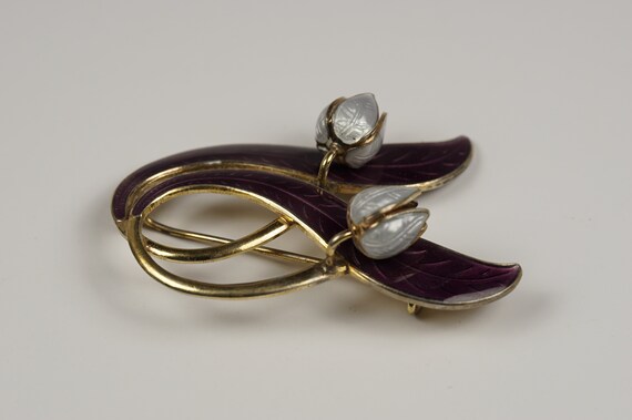 Aksel holmsen brooch deals