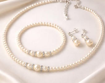 Pearl Bridal Set/ Necklace, Bracelet and Earrings/Wedding Jewelry/White Pearls/Ivory Pearls