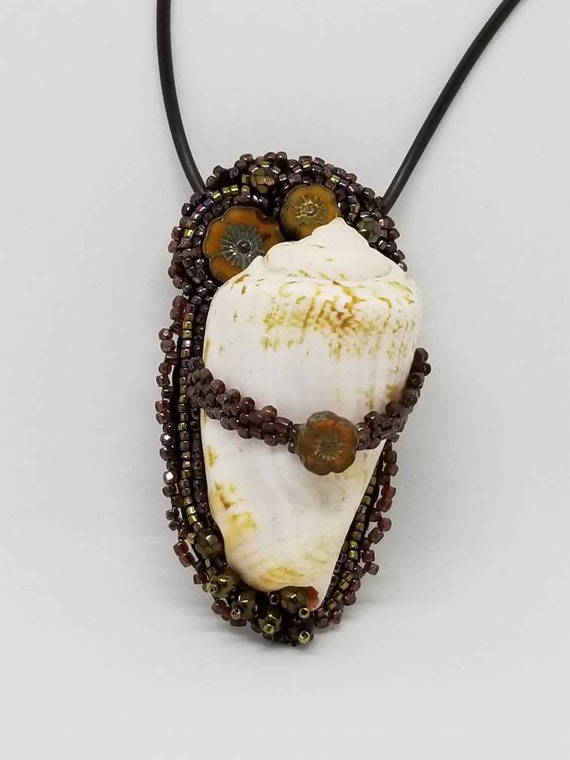 Beach shell pendant Rita Caldwell Native American inspired