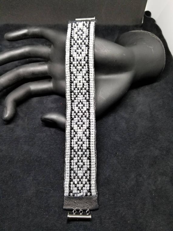 Black white southwest bracelet Native American inspired Beadwork Dreams Raven