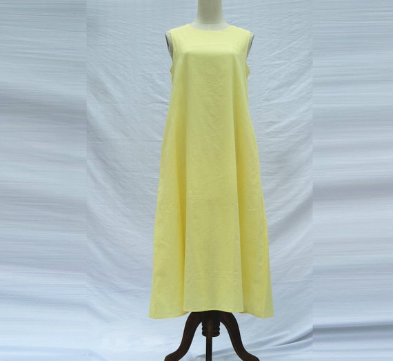 loose yellow dress