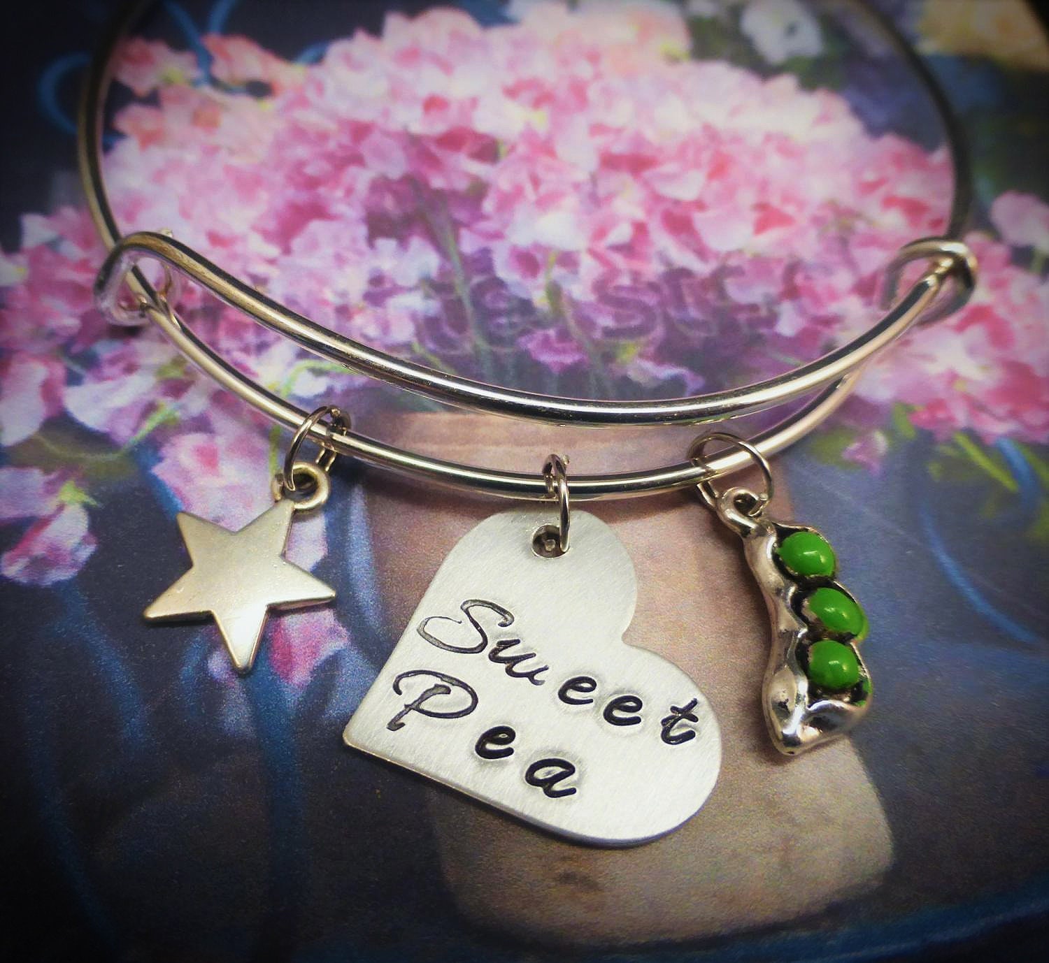 Sweet pea bracelet deals