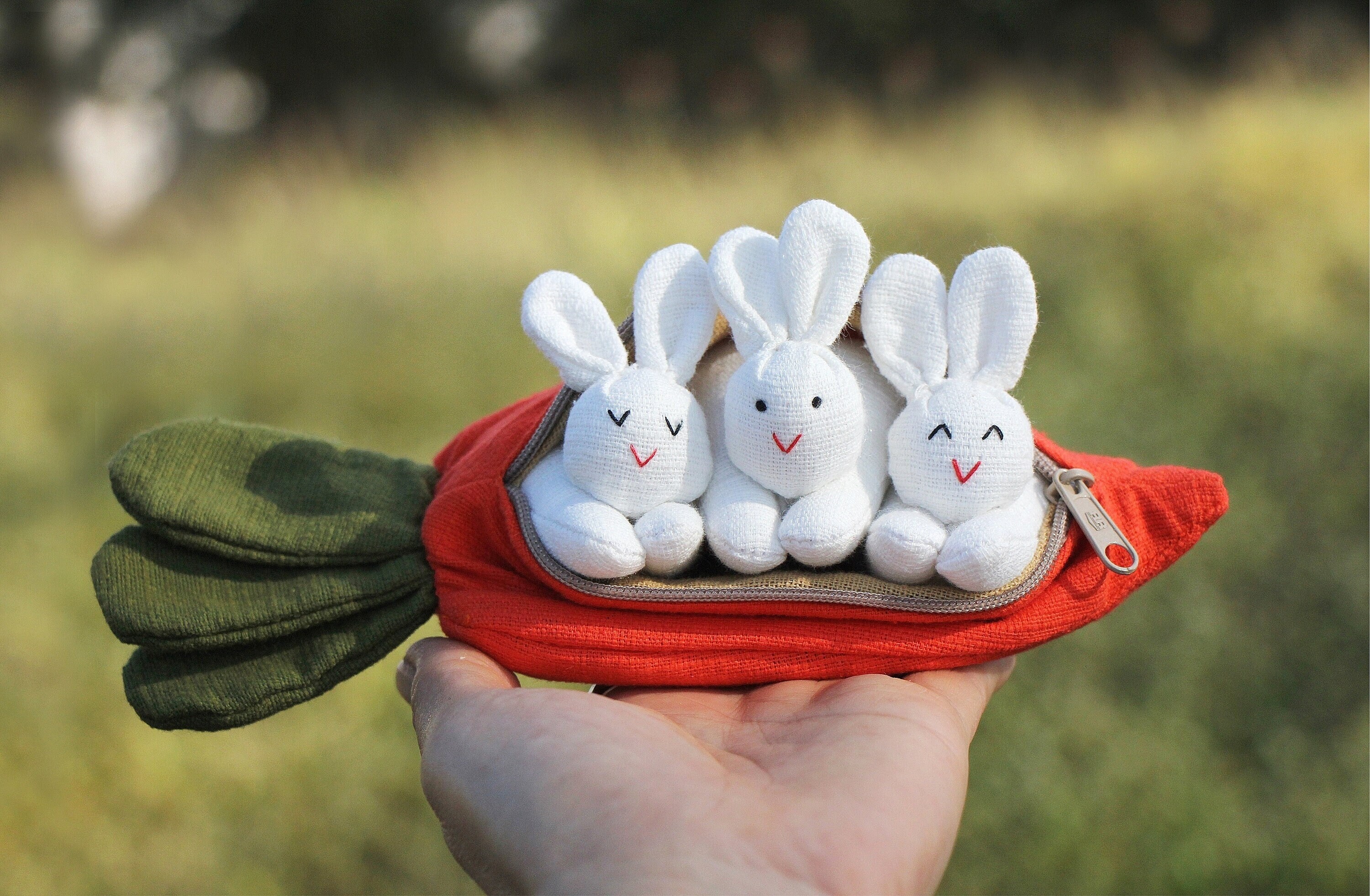 carrot purse with bunnies