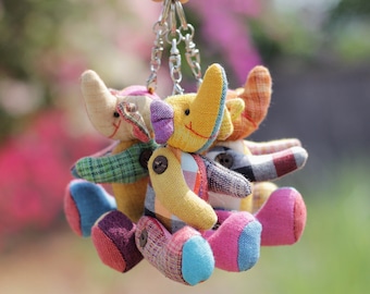 Set van 50 patchwork olifant sleutelhangers: handgemaakte katoenen pluche pop cadeau