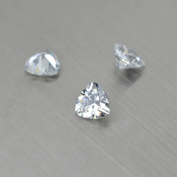 Cubic zirconia 3 to 10 mm white trillion cut transparent loose cubic zirconia faceted gem