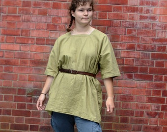 Green LARP Shirt, Square Neck Short-Sleeve Woven Natural Fibre Tunic Top, Linen-look Medieval Character Cosplay Costume, Base-Layer Kirtle