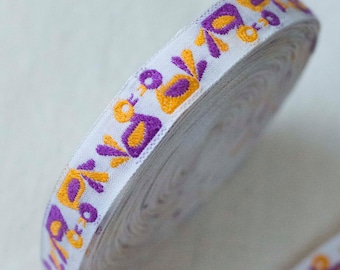 Vintage white woven jacquard ribbon trim with embroidered ducks _ yellow/purple