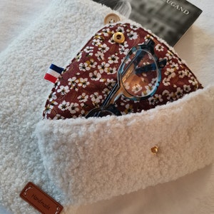 Etui à lunettes molletonné, original, unique. Idée cadeau maîtresse d'école, nounou, collègue...