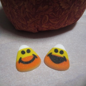 24 Halloween Candy Corn Sugar Decorations, Cupcake Toppers, Cake Topper, Bat, Pumpkin, Owl, Witch Hat, Ghost, Trick or Treat Candy, Cake Pop