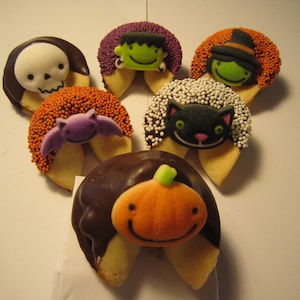 12 HALLOWEEN FRIGHTFUL Fortune Cookies, Halloween School Party Favors, Trick or Treat Favors, Jack-0-Lantern, Witch, Frankenstein, Bat, Skul