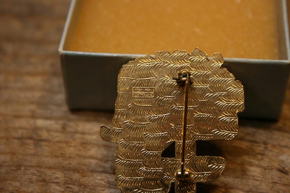 Peter Rabbit Pin - image 6