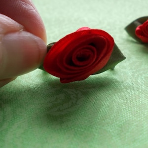 Broche de Rosa Vermelha