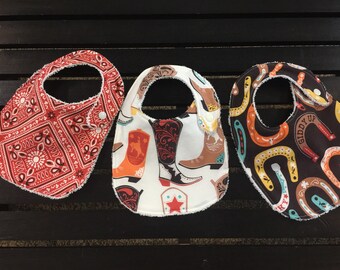 Conjunto de babadores de bebê estilo ocidental