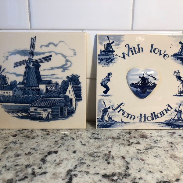 Ensemble de 2 carreaux de Delft Vintage ~ avec amour à partir de Hollande 3 D tuile ~ coeur en relief ~ moulin à vent ~ un décor bleu et blanc