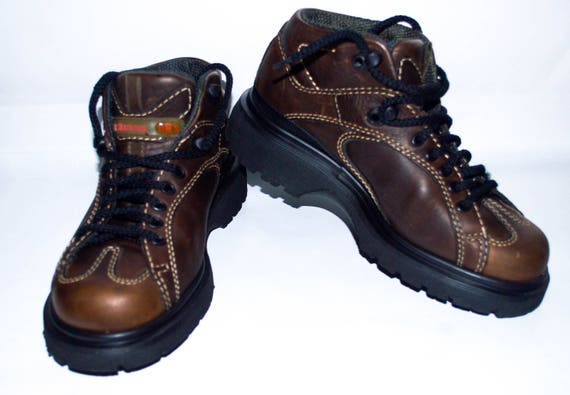 dr martens air cushioned sole boots