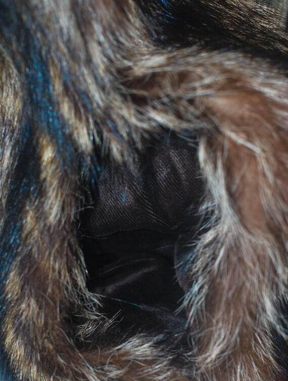 Vintage 1960’s Genuine Raccoon Fur Coat. Size Med… - image 6