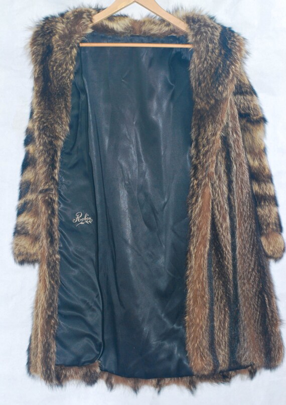 Vintage 1960’s Genuine Raccoon Fur Coat. Size Med… - image 3