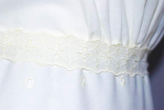 70's Ivory, eyelet, puff-sleeve Wedding Maxi Dres… - image 4