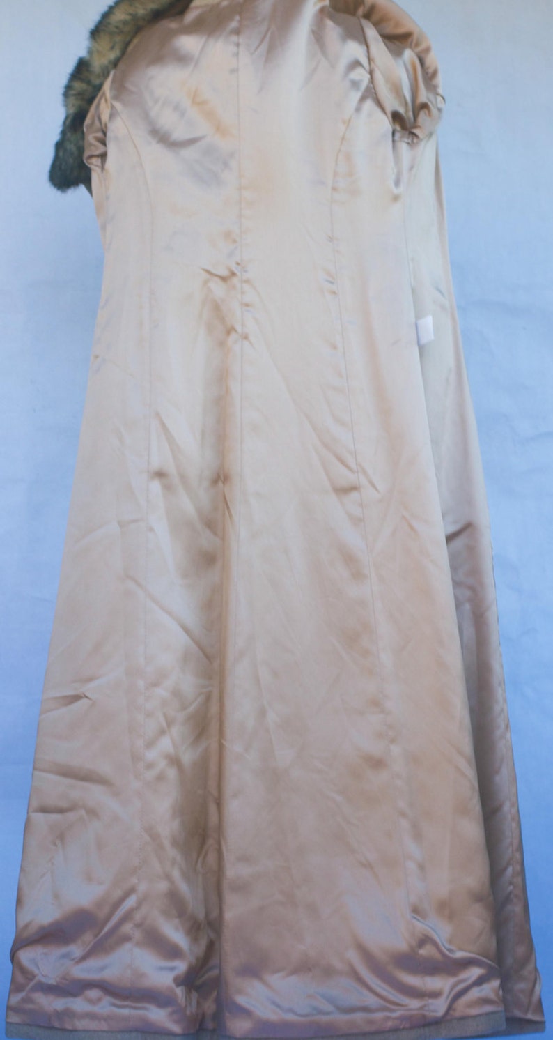 Vintage Taupe Wool Blend Faux Fur Collar Coat. Made in Poland. Size 38. S/M image 5