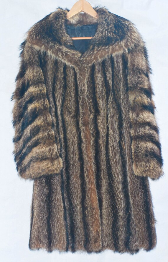 Vintage 1960’s Genuine Raccoon Fur Coat. Size Medi