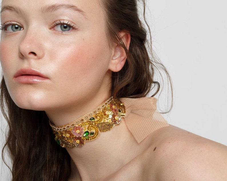 Goldene bestickte Choker Halskette Bild 3