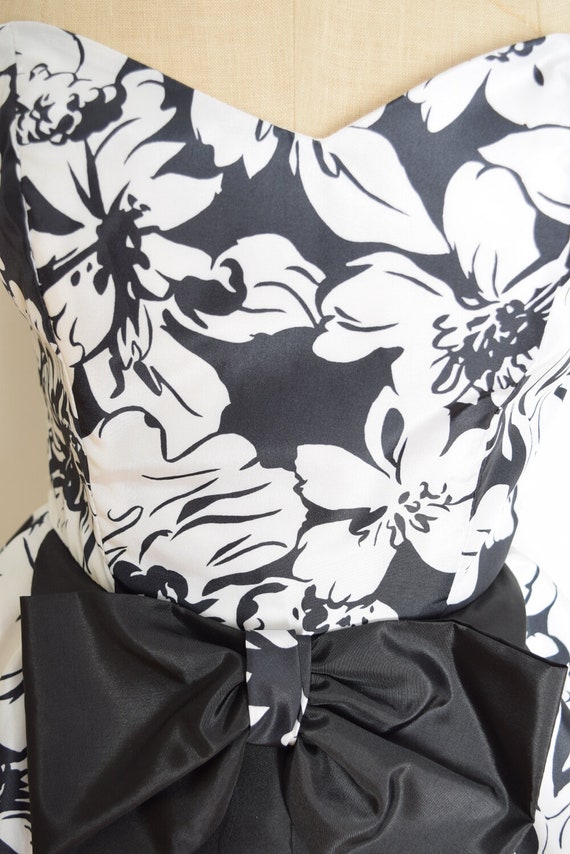 vintage 80s dress black white floral print strapl… - image 4