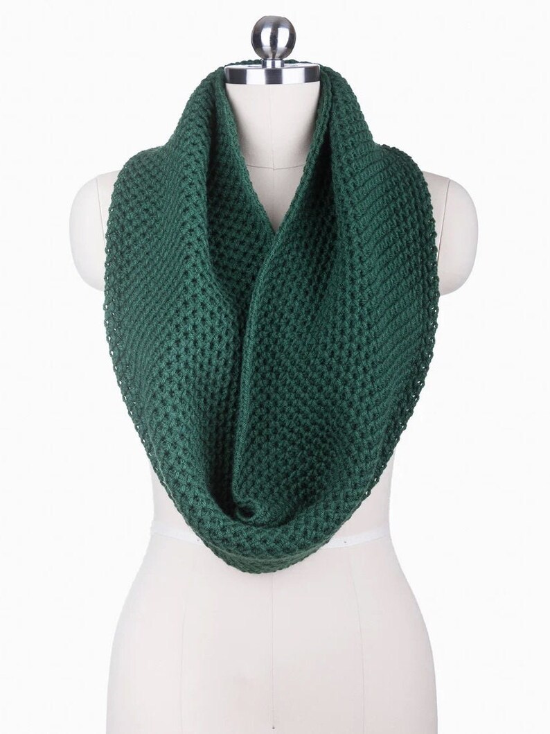 Chunky Scarf, Chunky Knit Scarf, Knit Infinity Scarf, Infinity Scarf Green