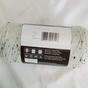 Red Heart super saver Jumbo yarn