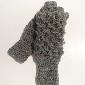 Women Gloves, Fingerless Gloves, Girls Gloves, Winter Gloves, Dragon Scale Gloves, Crocodile Gloves, Crocheted Gloves