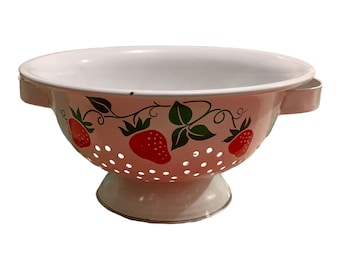 Vintage Teleflora 1983 White Enamel Strawberry Metal Colander, Strainer w Handles
