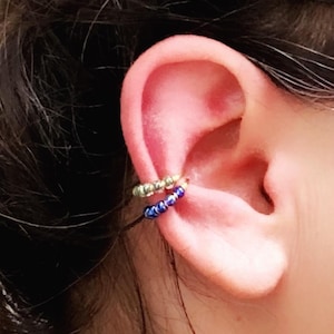 Ear cuff perles bohème 18G Øsur mesure bague de conch hélix manchette boucle d’oreille minimaliste faux piercing hippie bleu ethnique