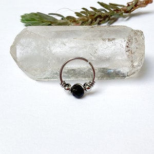 Piercing anneau titane/onyx noir SUR MESURE bague hélix conch septum nez narine nostril oreille lobe daith rook tragus cartilage labret