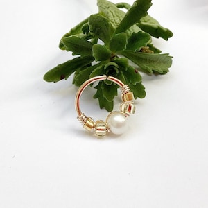 Piercing perle d’eau douce titane/ plaqué or/ acier ch anneau helix conch septum nez narine nostril daith rook cartilage upper lobe oreille