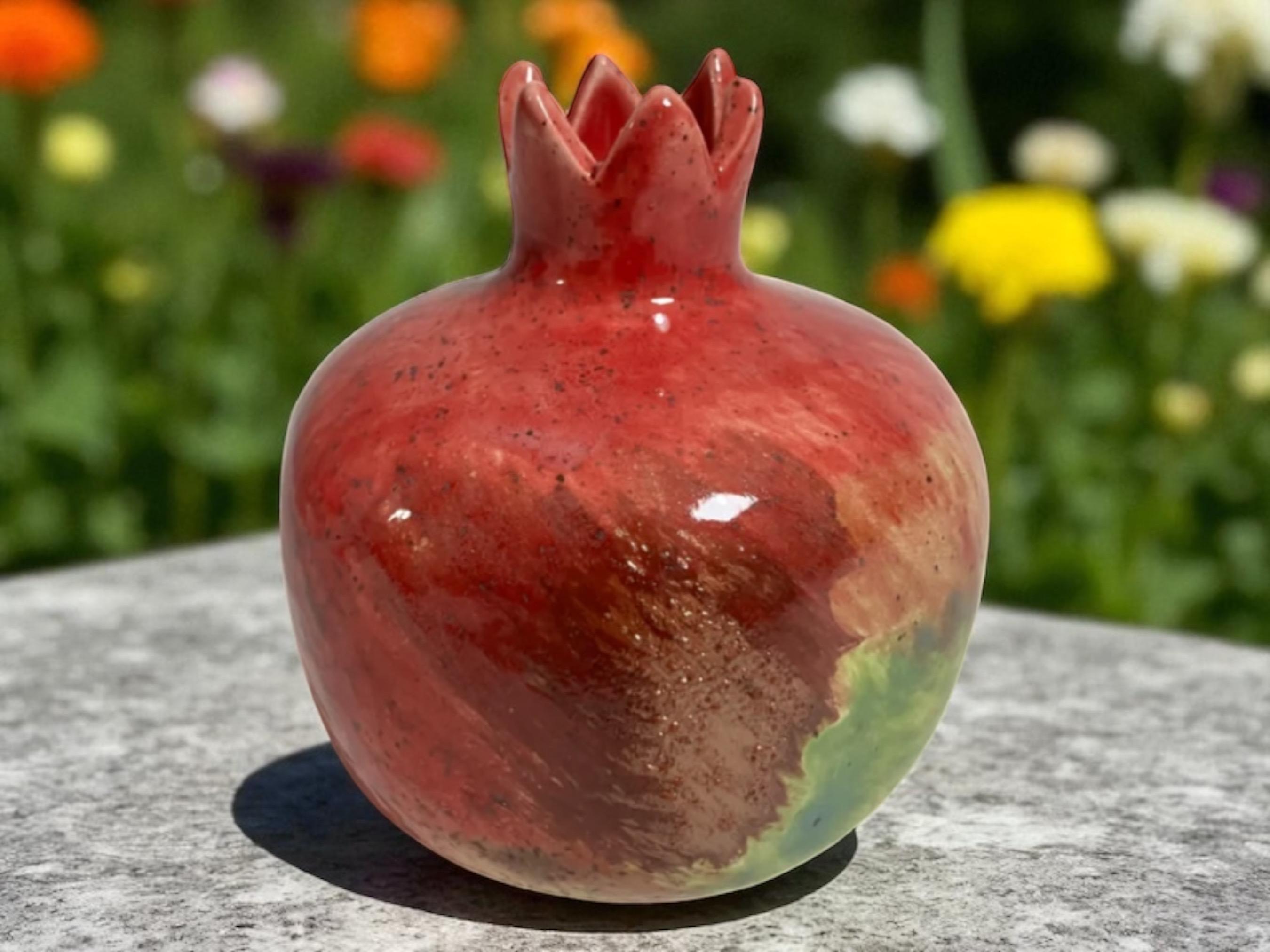 手作り陶器のザクロの花瓶 – 10 cm – 手描きの赤黄色のアート陶器
