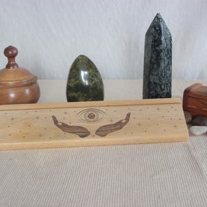 Support pour oracles porte carte illustrées en bois Porte-cartes tarot Tirage tarot Wooden oracle ard holder Tarot card stand