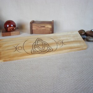 Support pour oracles porte carte illustrées en bois Porte-cartes tarot Tirage tarot Wooden oracle ard holder Tarot card stand