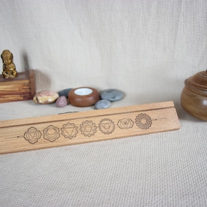 Support pour oracles porte carte illustrées en bois Porte-cartes tarot Tirage tarot Wooden oracle ard holder Tarot card stand